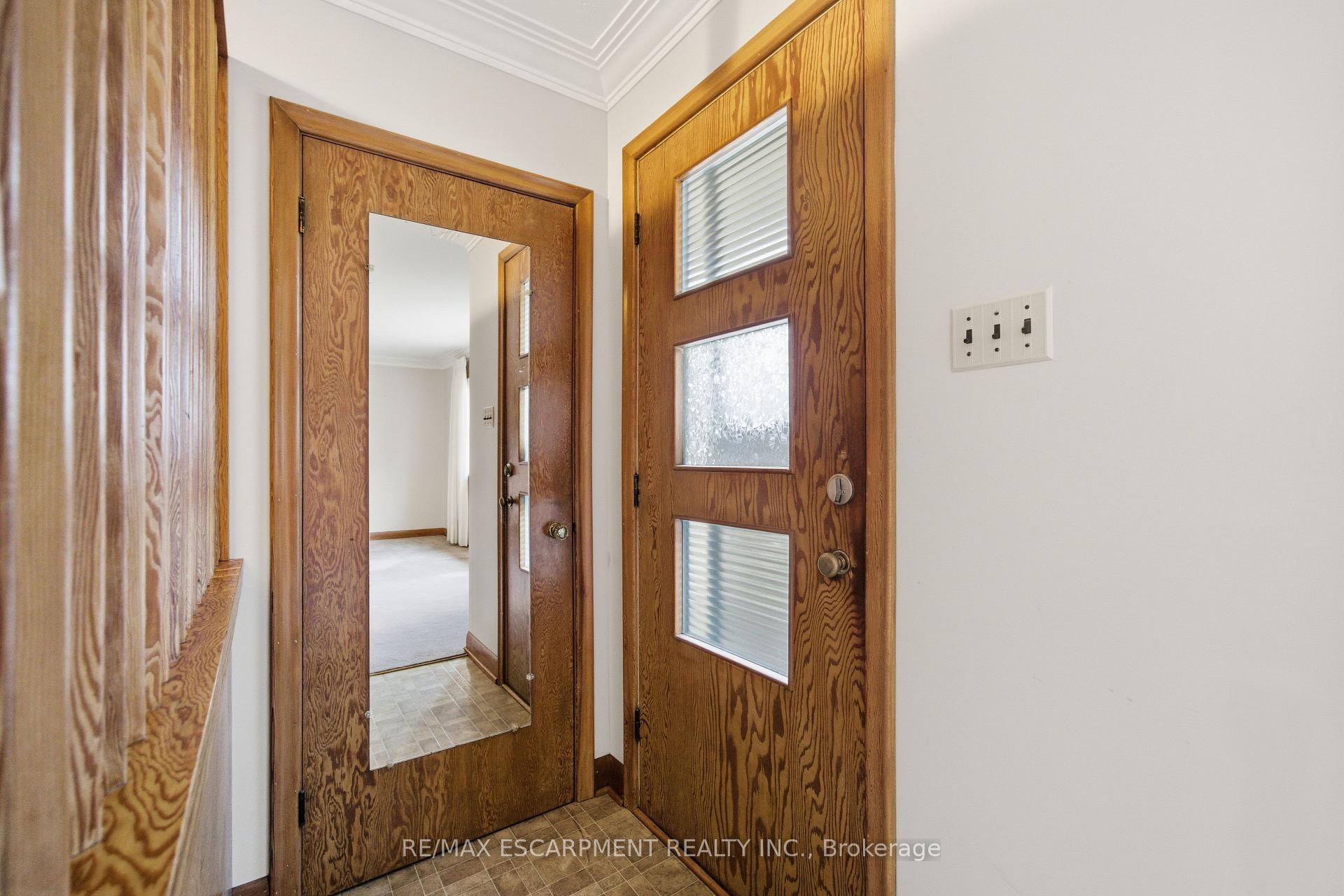 Photo 13 of 8 Fawell Avenue, St. Catharines, Grapeview — HOMEH