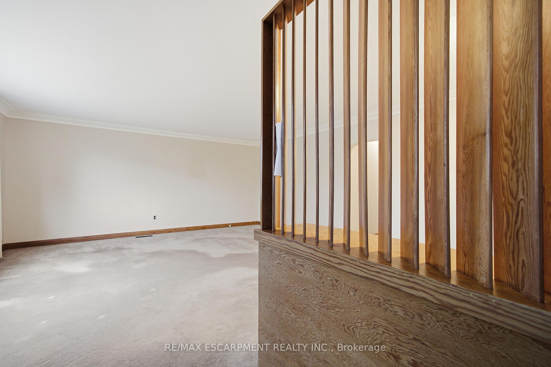 Photo 14 of 8 Fawell Avenue, St. Catharines, Grapeview — HOMEH