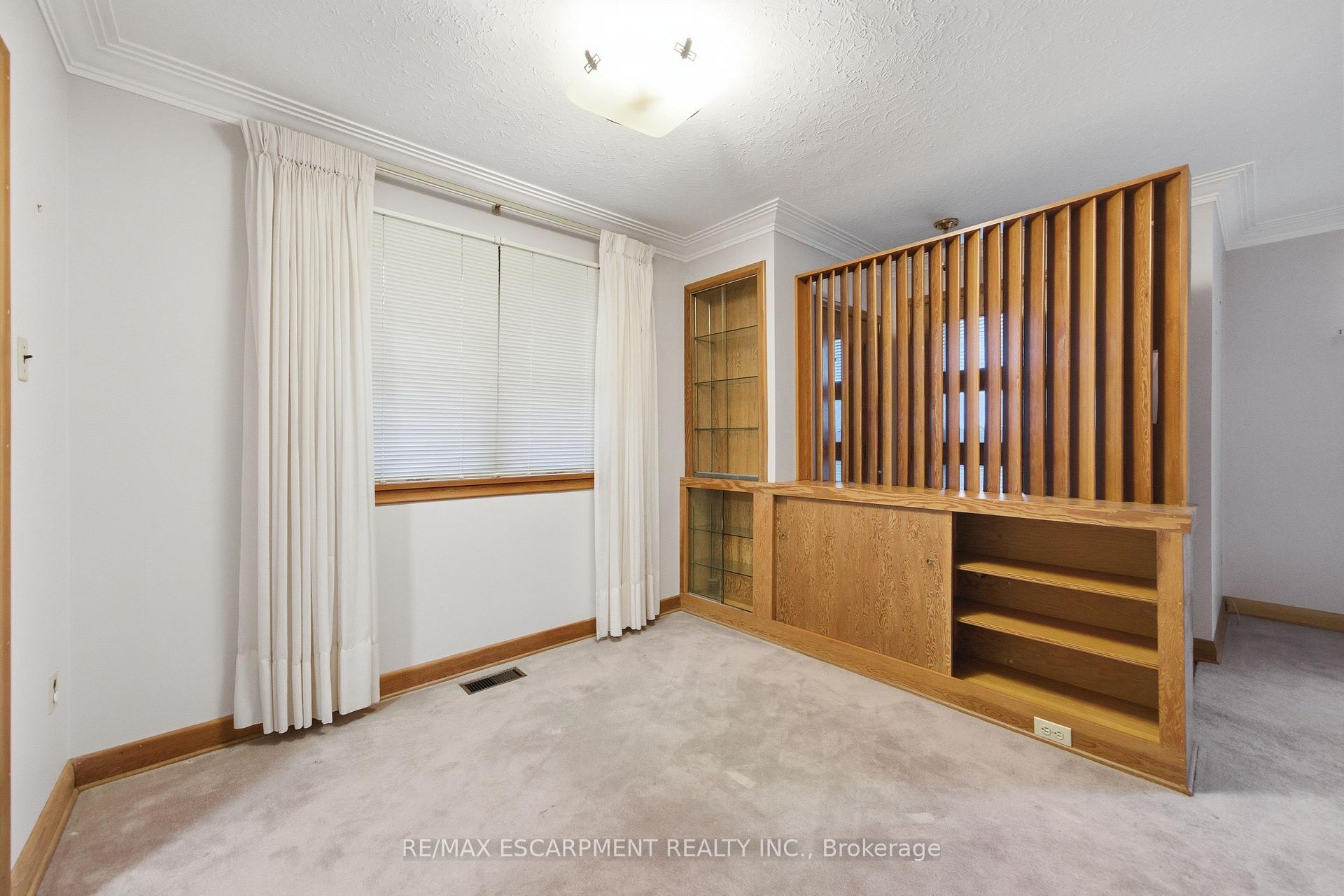 Photo 15 of 8 Fawell Avenue, St. Catharines, Grapeview — HOMEH