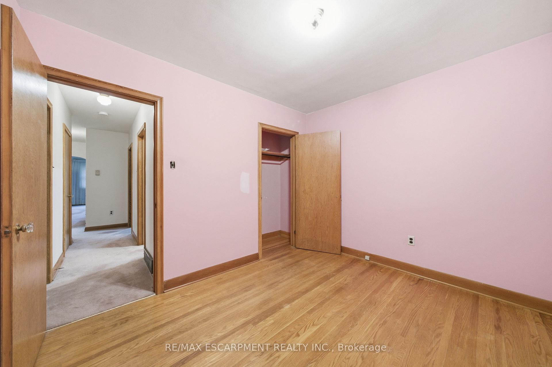 Photo 24 of 8 Fawell Avenue, St. Catharines, Grapeview — HOMEH
