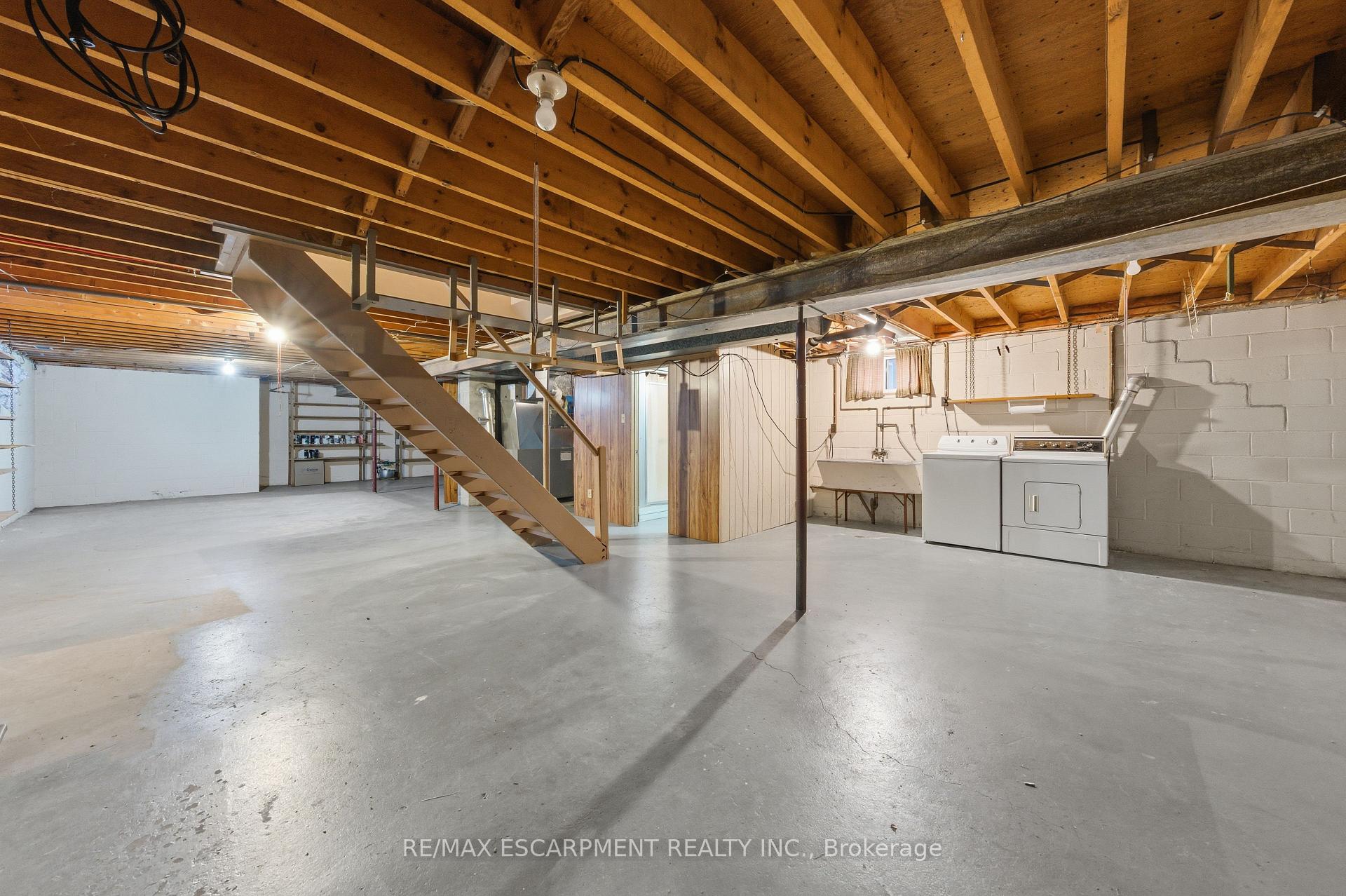 Photo 28 of 8 Fawell Avenue, St. Catharines, Grapeview — HOMEH