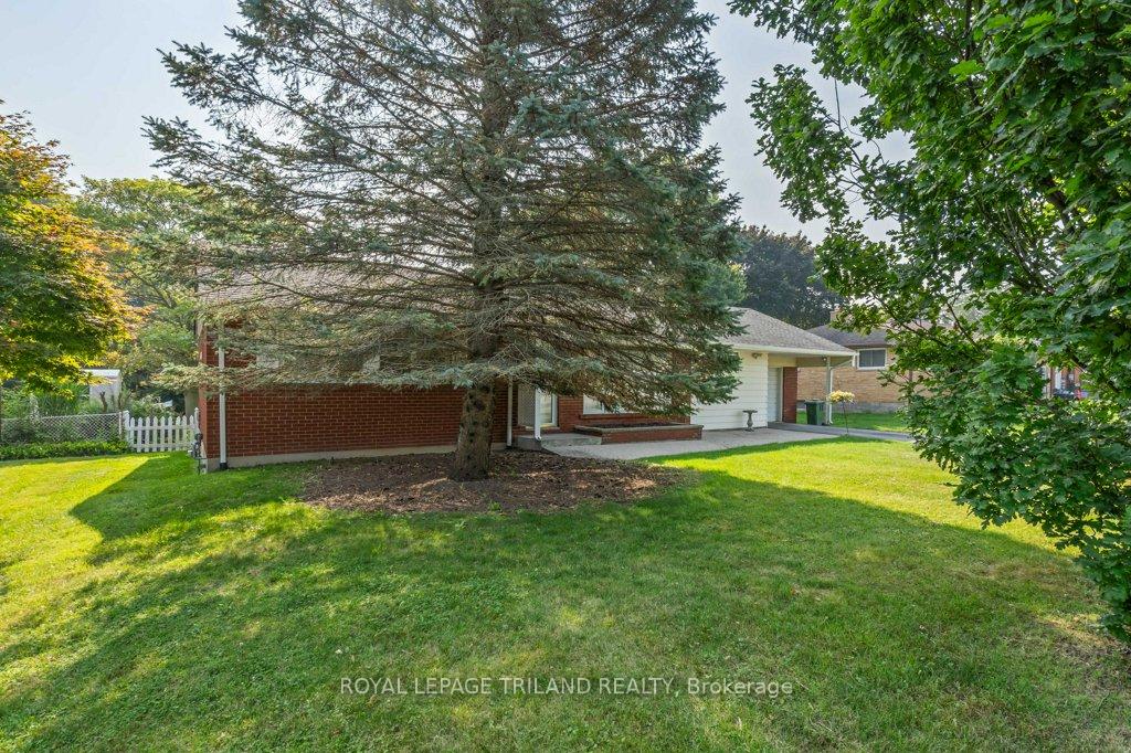 Photo 3 of 15 Dalewood Drive, St. Thomas — HOMEH