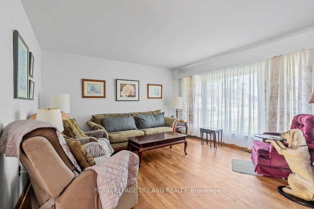 Photo 5 of 15 Dalewood Drive, St. Thomas — HOMEH