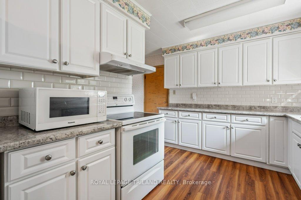 Photo 12 of 15 Dalewood Drive, St. Thomas — HOMEH