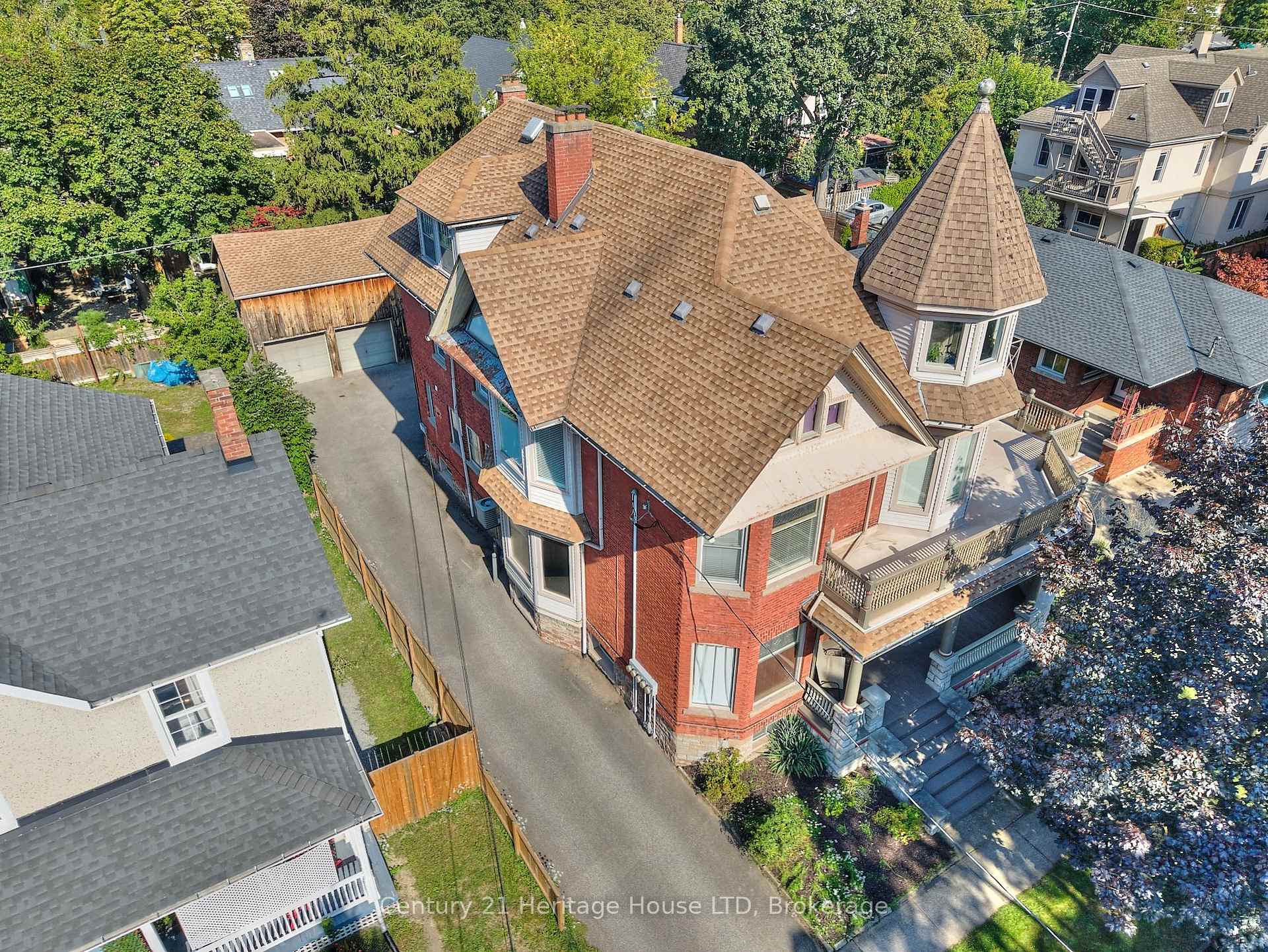 Photo 3 of 8 Montebello Place, St. Catharines, Downtown — HOMEH