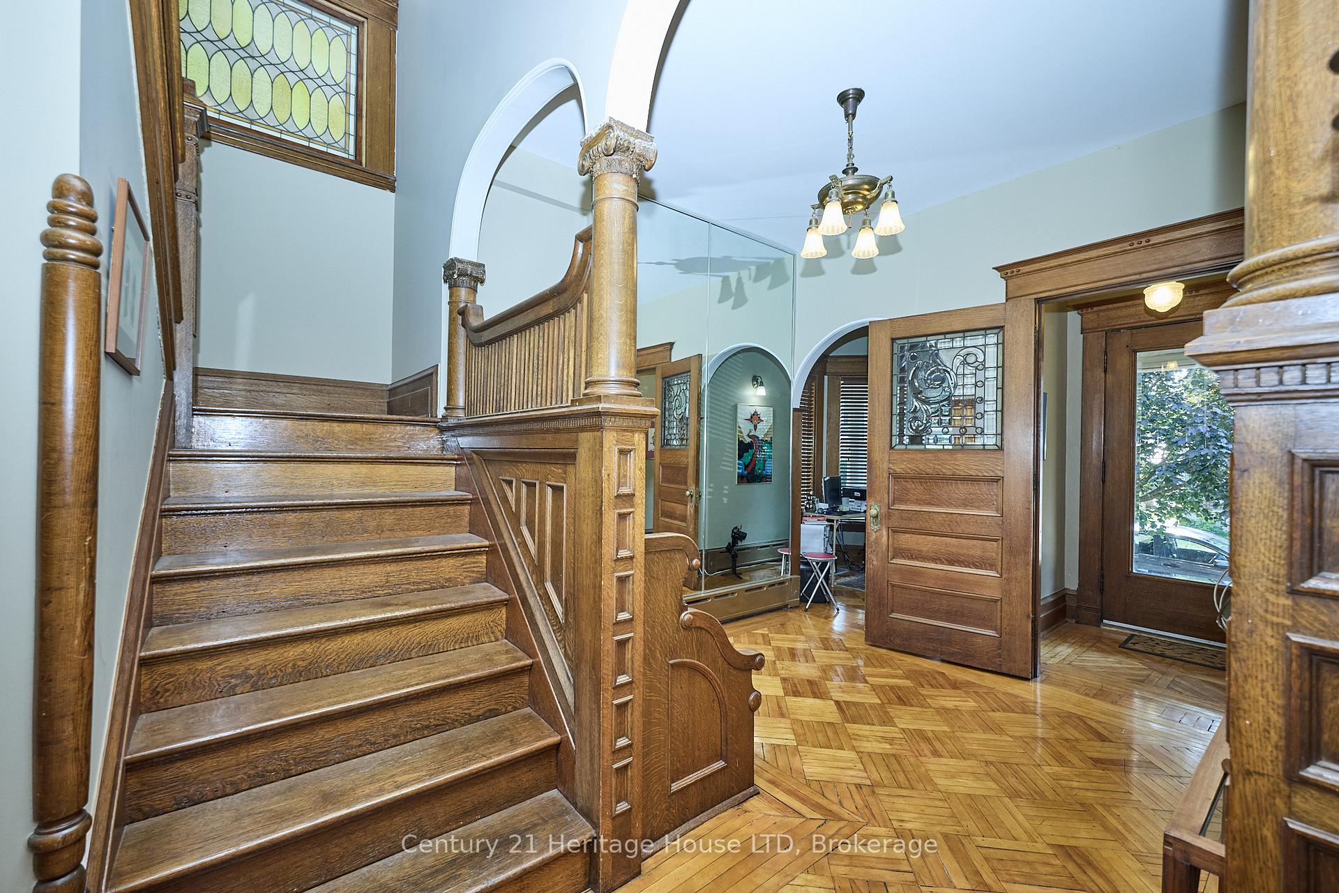 Photo 9 of 8 Montebello Place, St. Catharines, Downtown — HOMEH