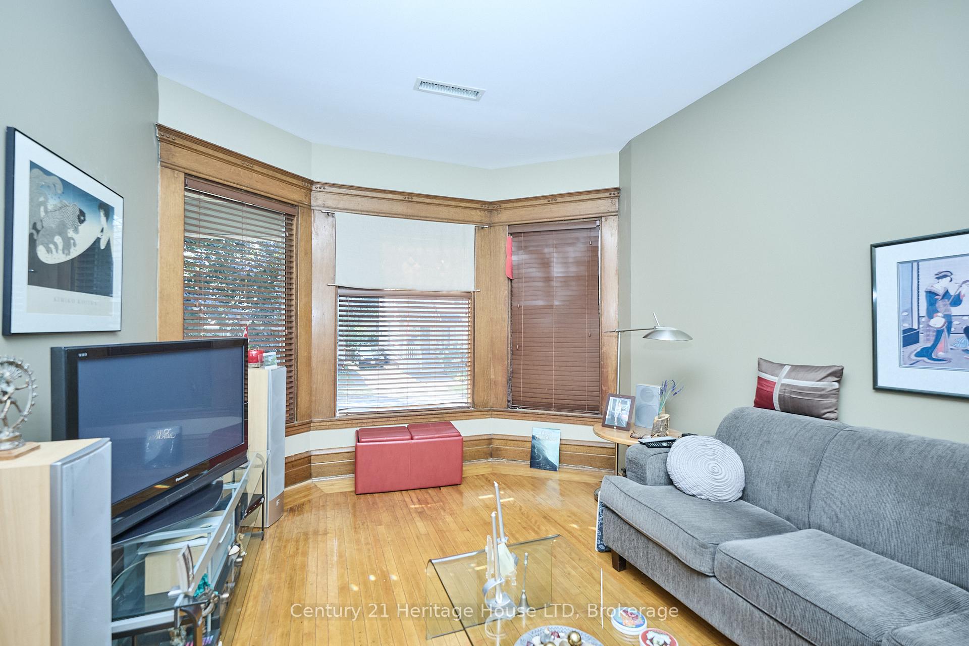 Photo 11 of 8 Montebello Place, St. Catharines, Downtown — HOMEH