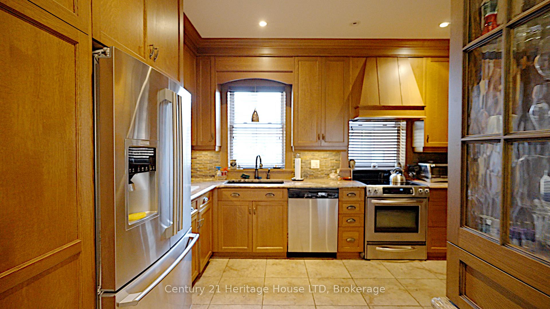 Photo 14 of 8 Montebello Place, St. Catharines, Downtown — HOMEH