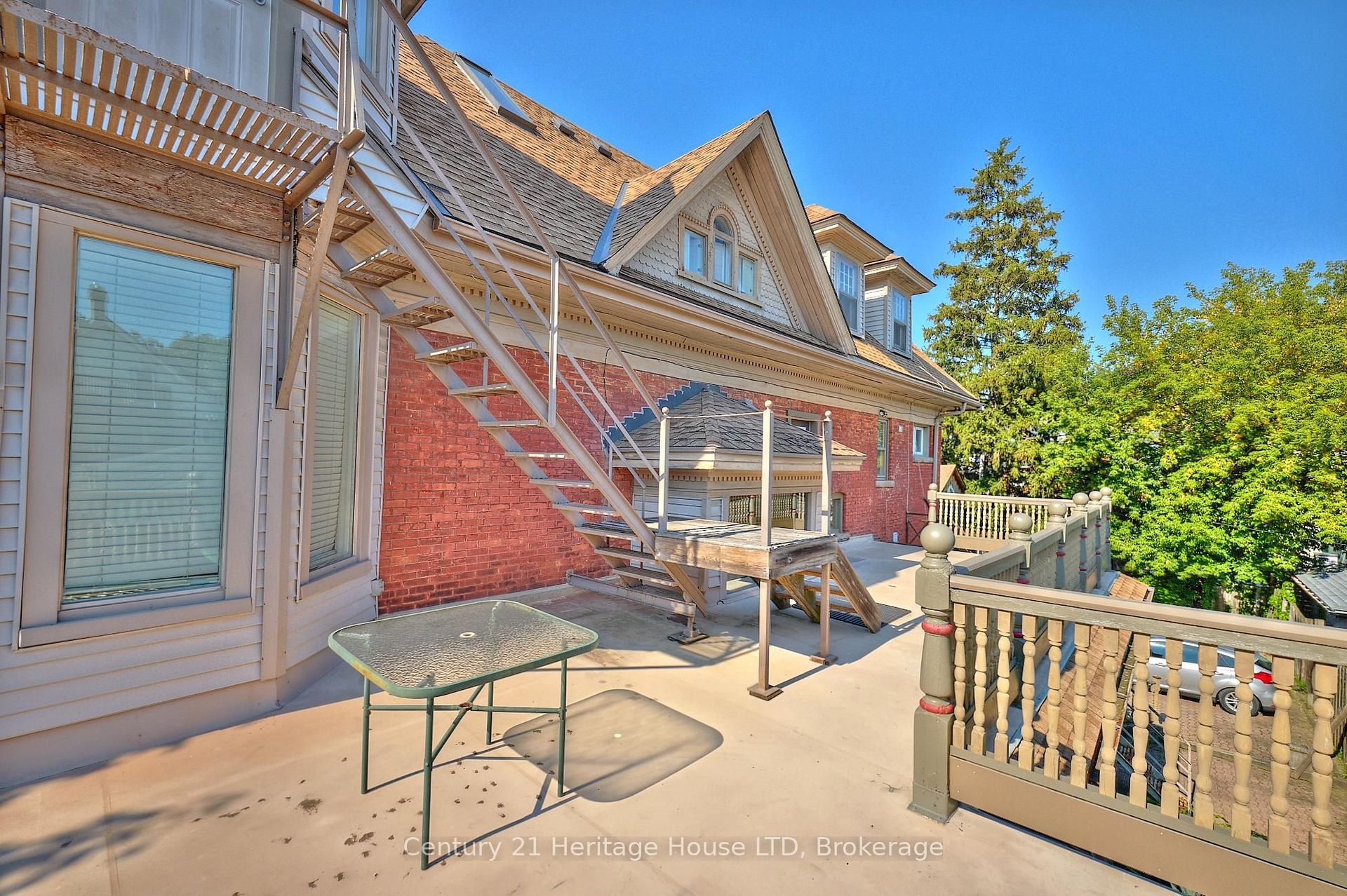 Photo 23 of 8 Montebello Place, St. Catharines, Downtown — HOMEH