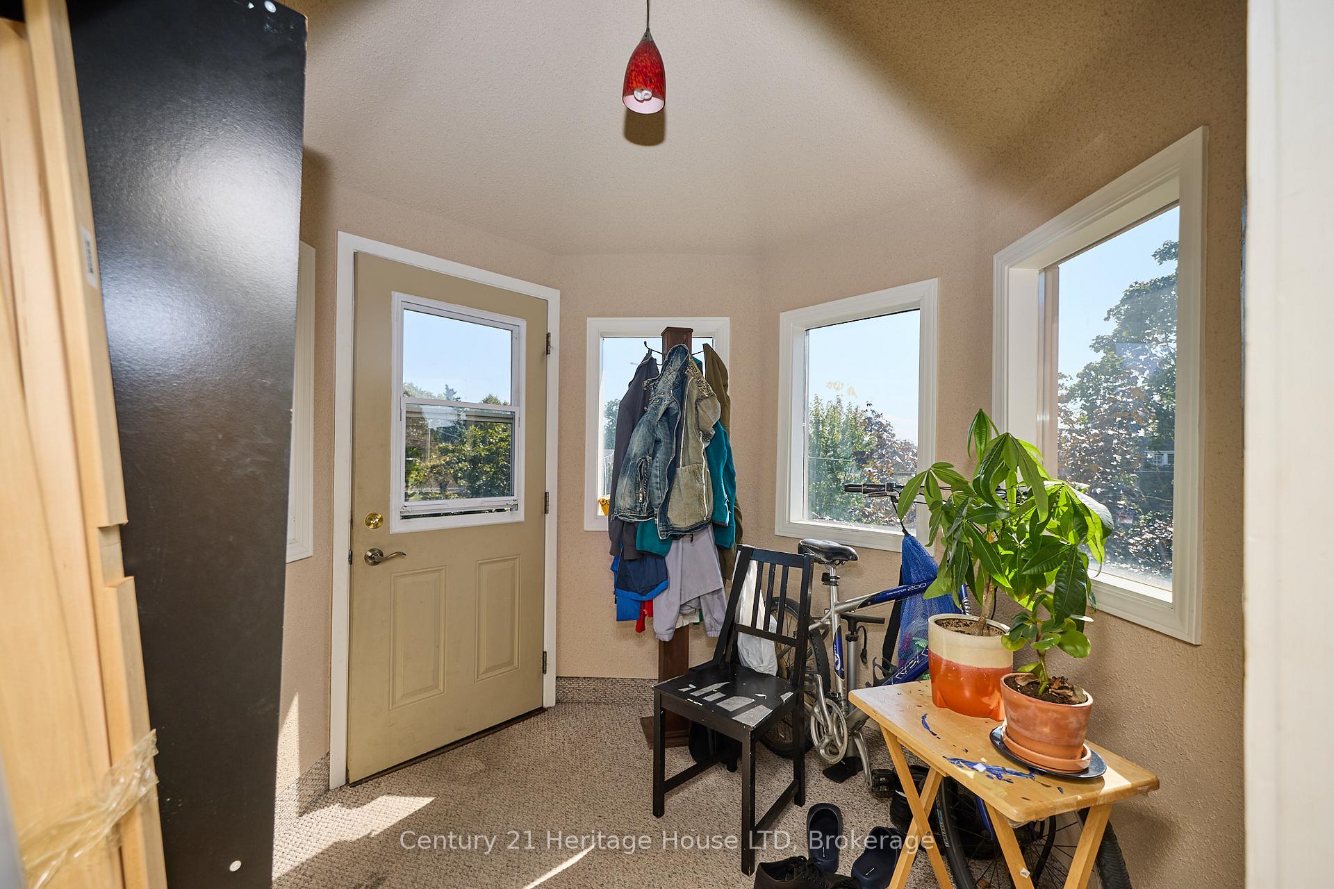 Photo 33 of 8 Montebello Place, St. Catharines, Downtown — HOMEH