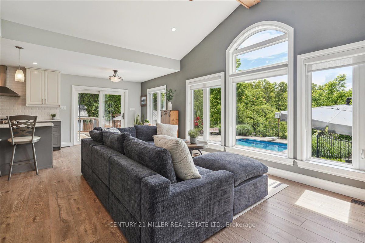 Photo 51 of 556 Parkside Drive E, Hamilton, Waterdown — HOMEH