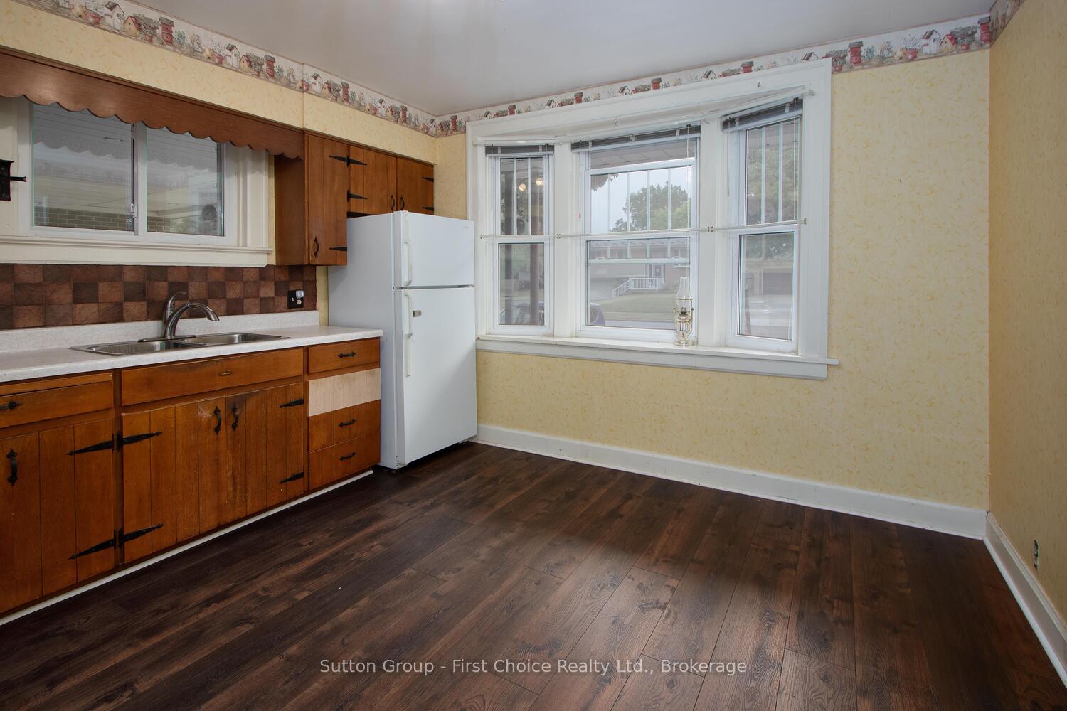 Photo 11 of 270 Devon Street, Stratford — HOMEH
