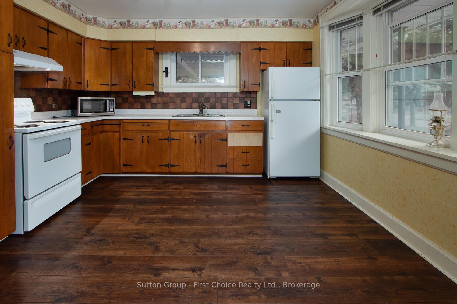 Photo 12 of 270 Devon Street, Stratford — HOMEH