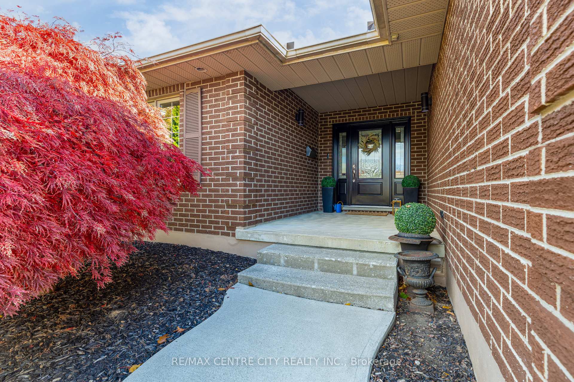 Photo 4 of 19 Daugherty Drive, St. Thomas — HOMEH