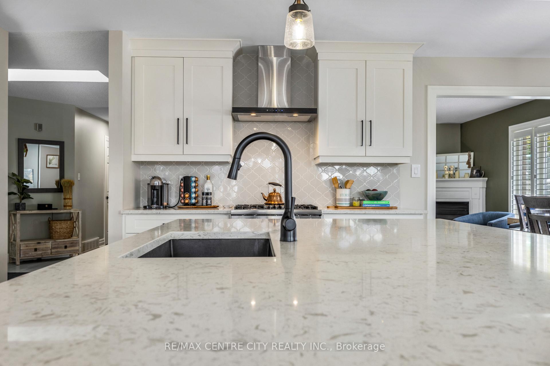 Photo 10 of 19 Daugherty Drive, St. Thomas — HOMEH