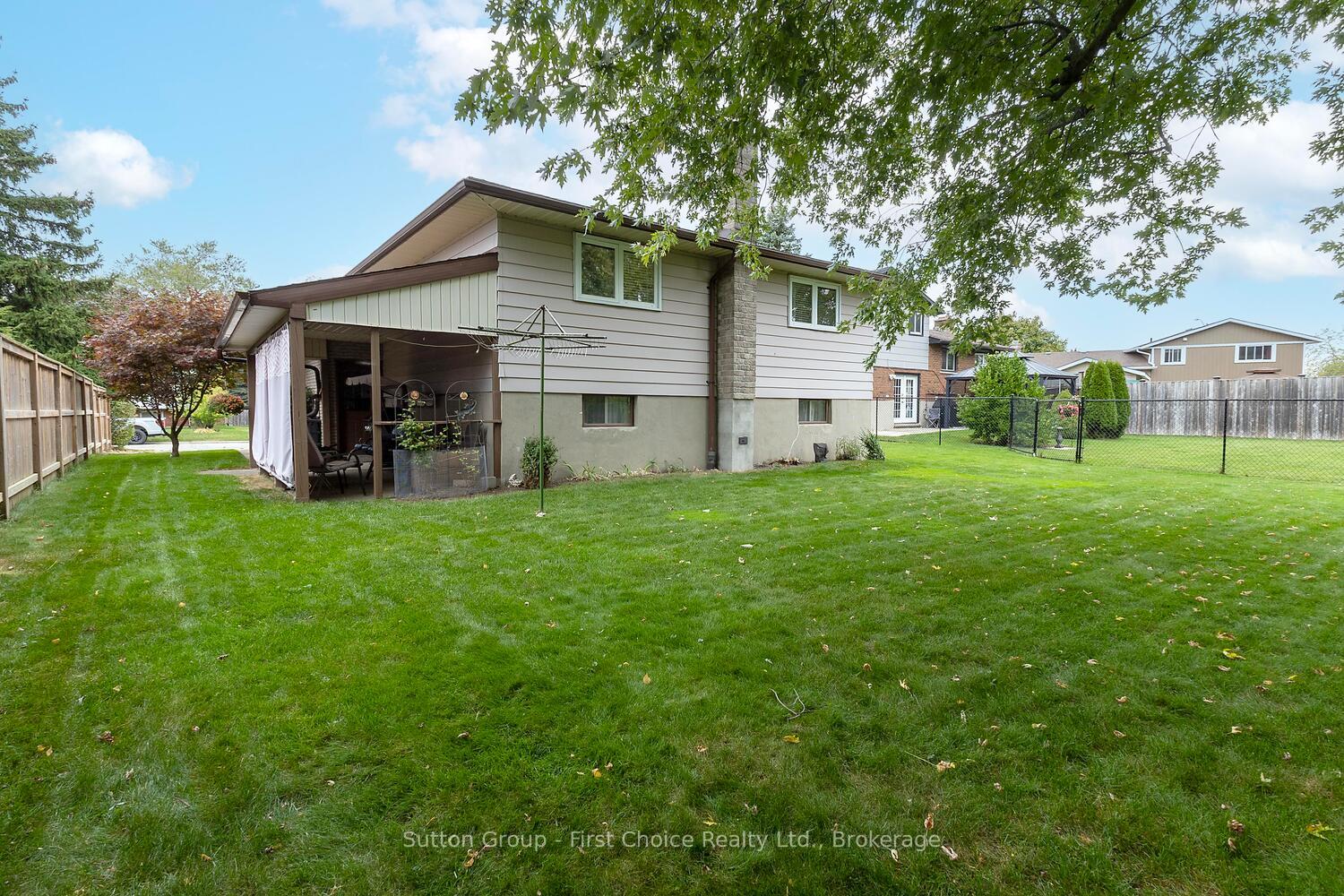 Photo 4 of 67 Dixon Road, Stratford — HOMEH