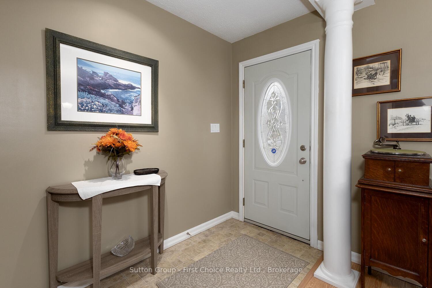 Photo 6 of 67 Dixon Road, Stratford — HOMEH
