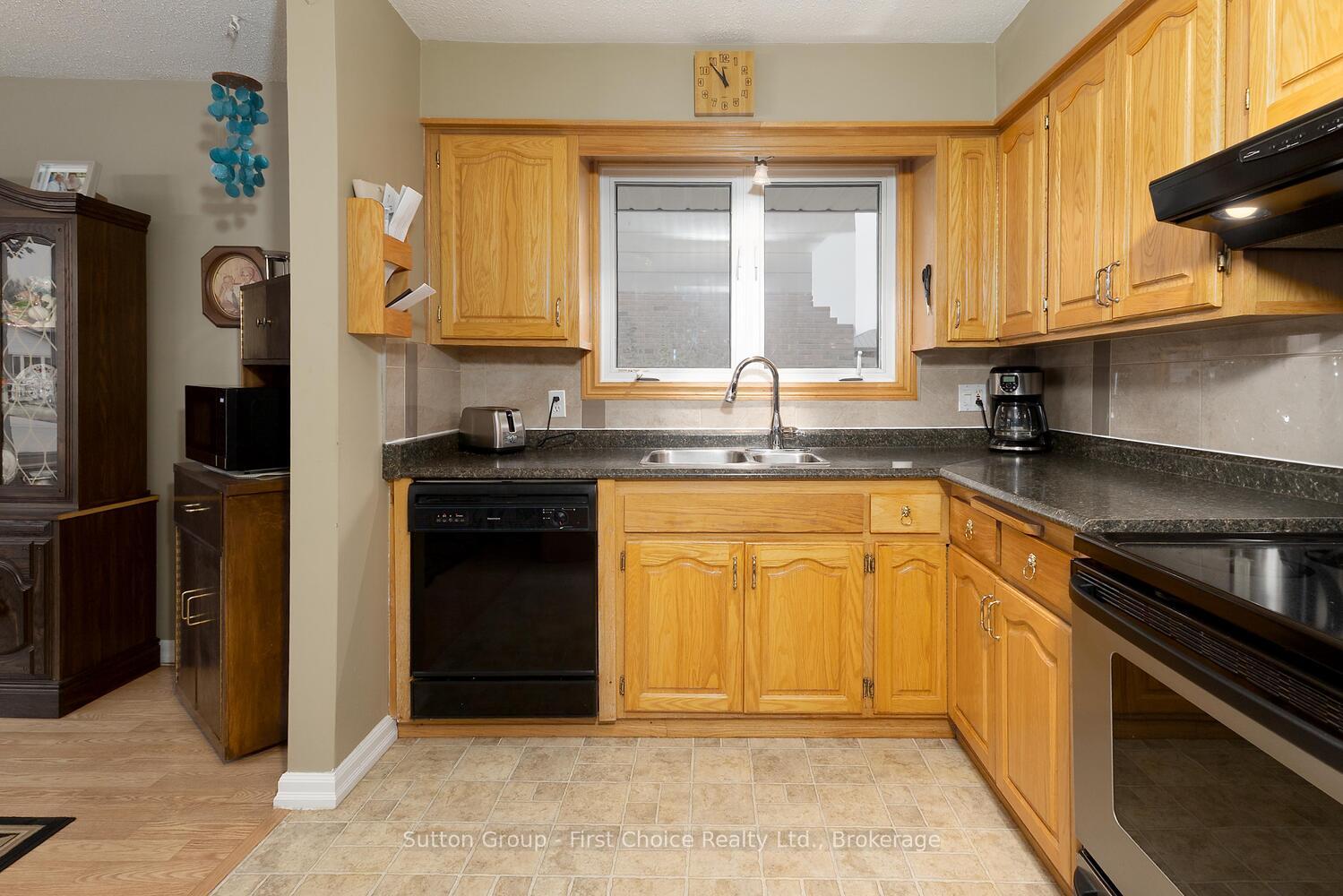 Photo 10 of 67 Dixon Road, Stratford — HOMEH