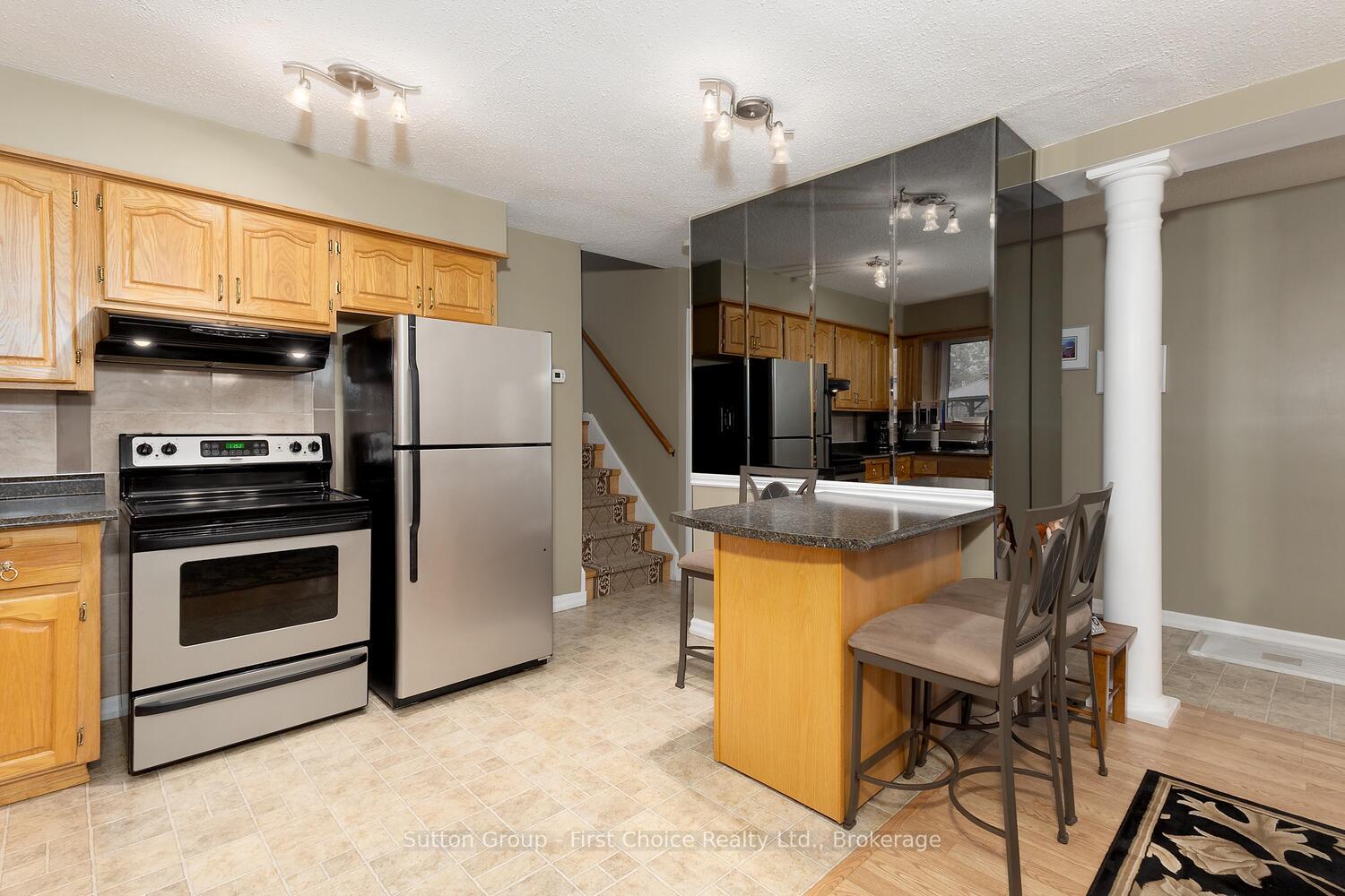 Photo 12 of 67 Dixon Road, Stratford — HOMEH