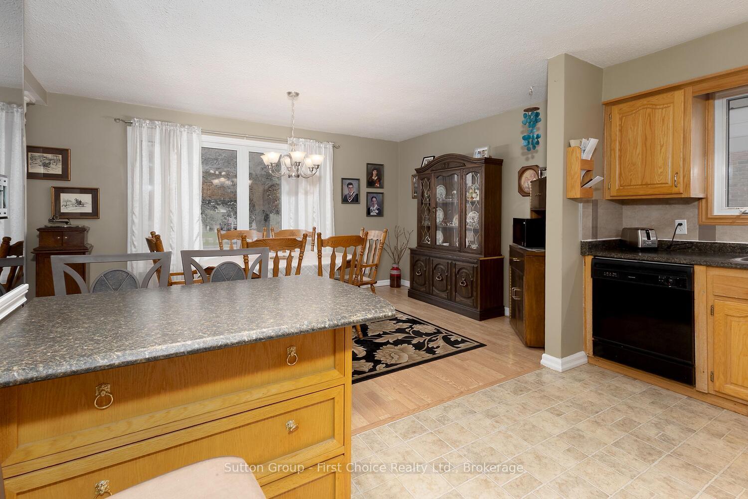 Photo 13 of 67 Dixon Road, Stratford — HOMEH
