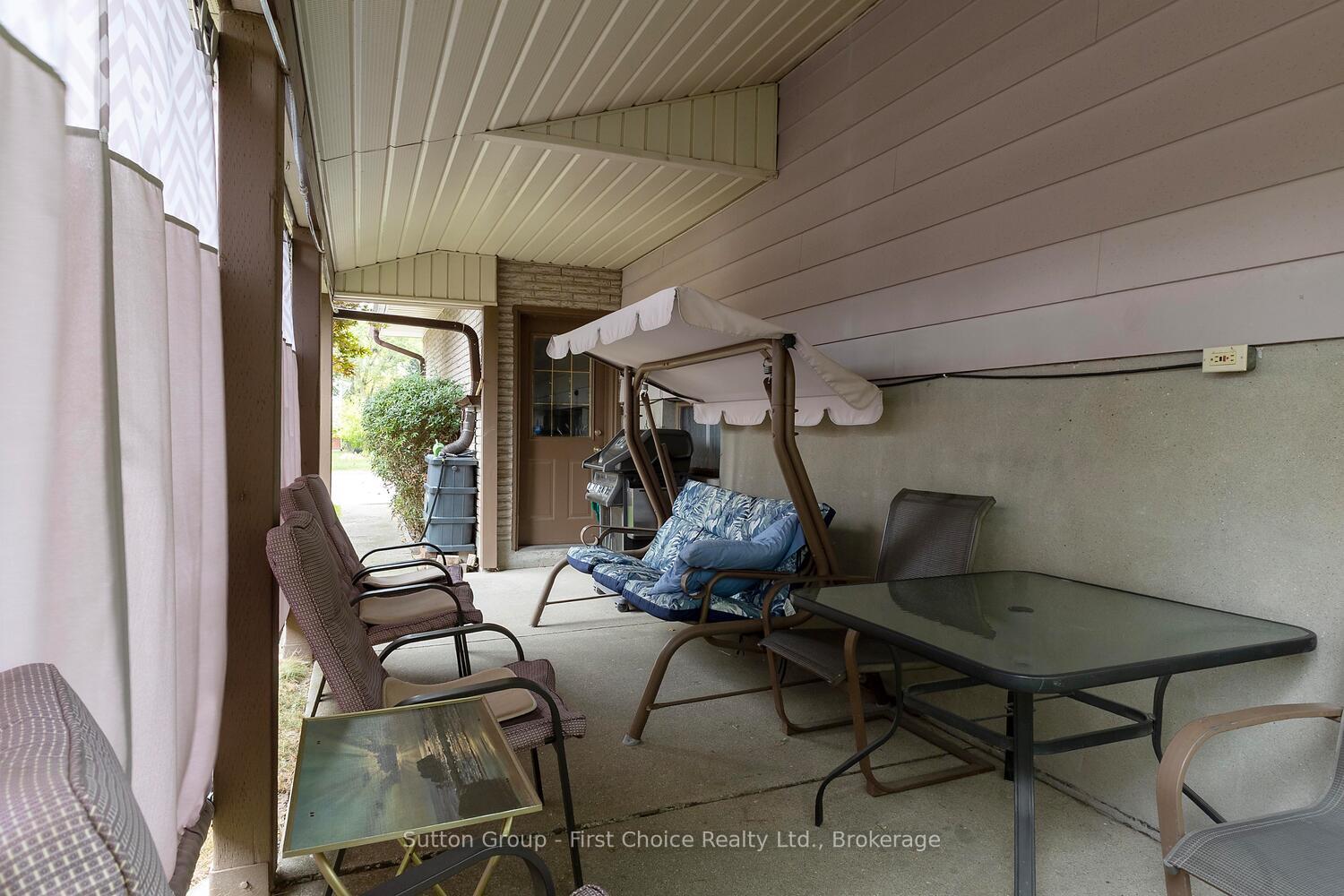 Photo 34 of 67 Dixon Road, Stratford — HOMEH
