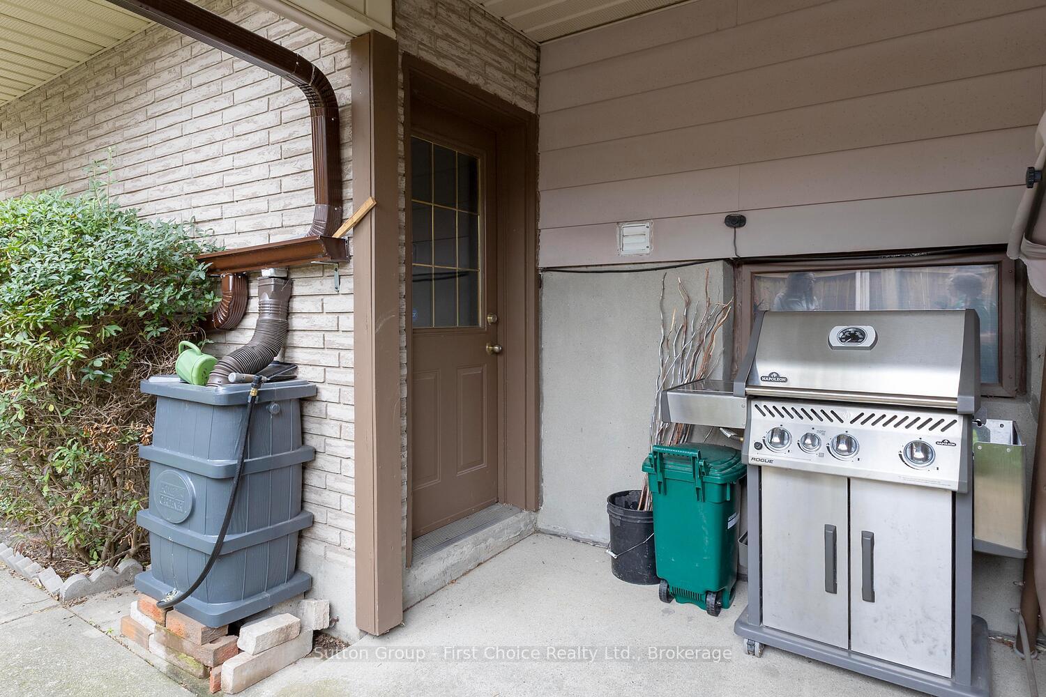 Photo 36 of 67 Dixon Road, Stratford — HOMEH