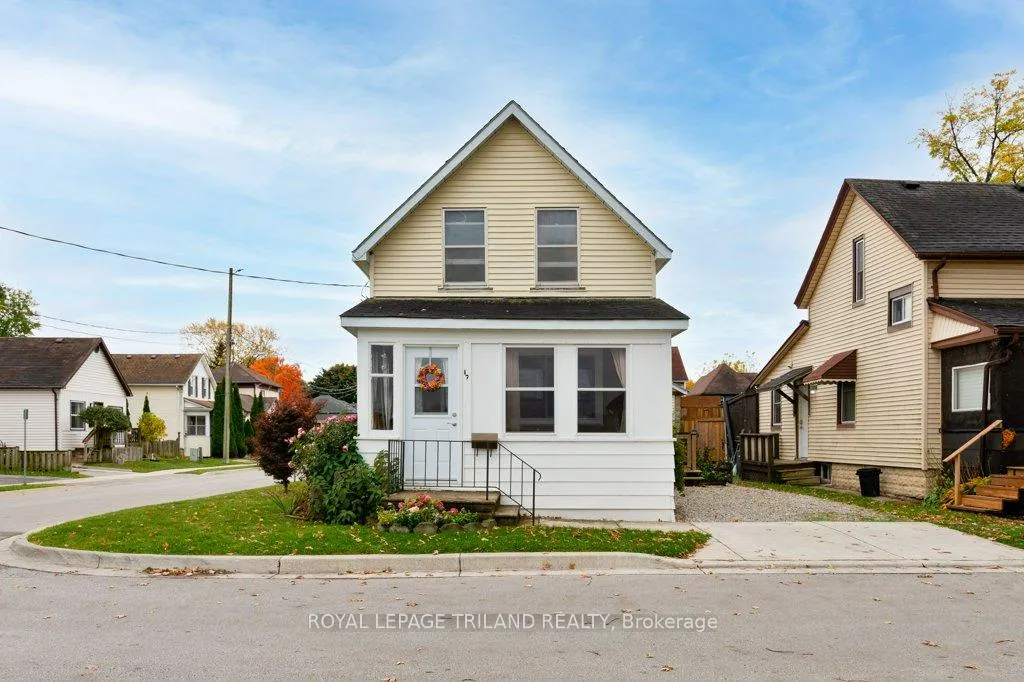 Photo 2 of 17 Jonas Street, St. Thomas — HOMEH