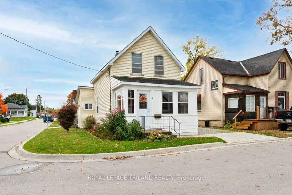 Photo 3 of 17 Jonas Street, St. Thomas — HOMEH