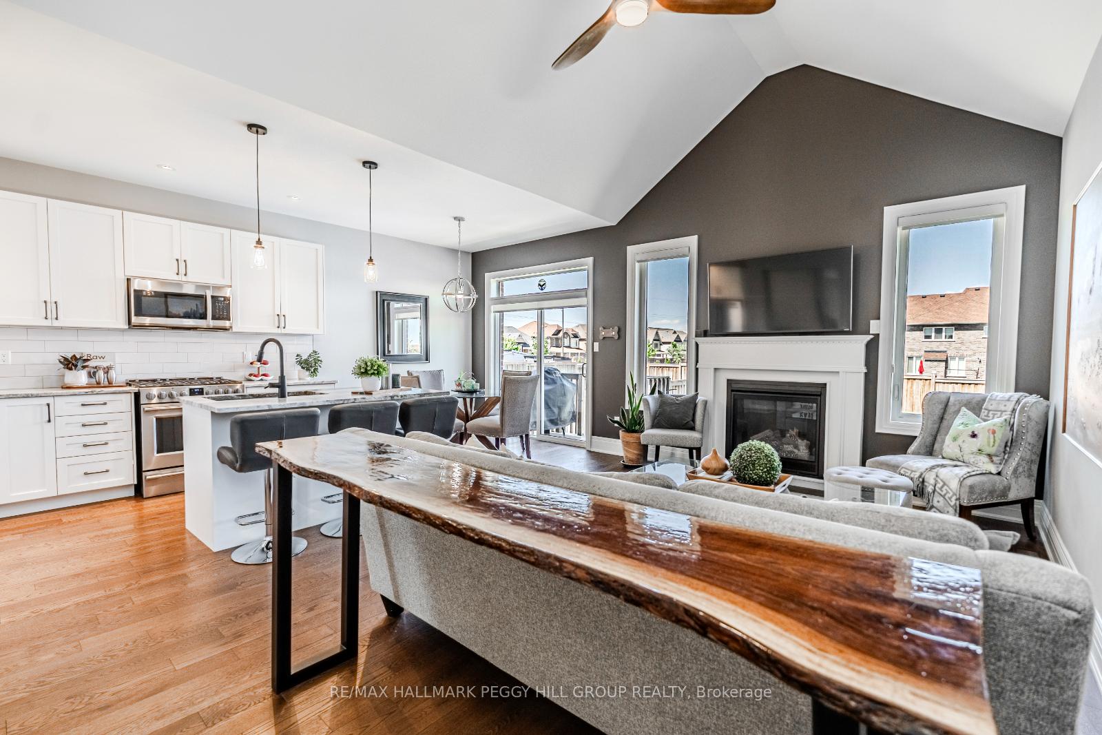 Photo 2 of 23 Curtis Way, Springwater, Centre Vespra — HOMEH