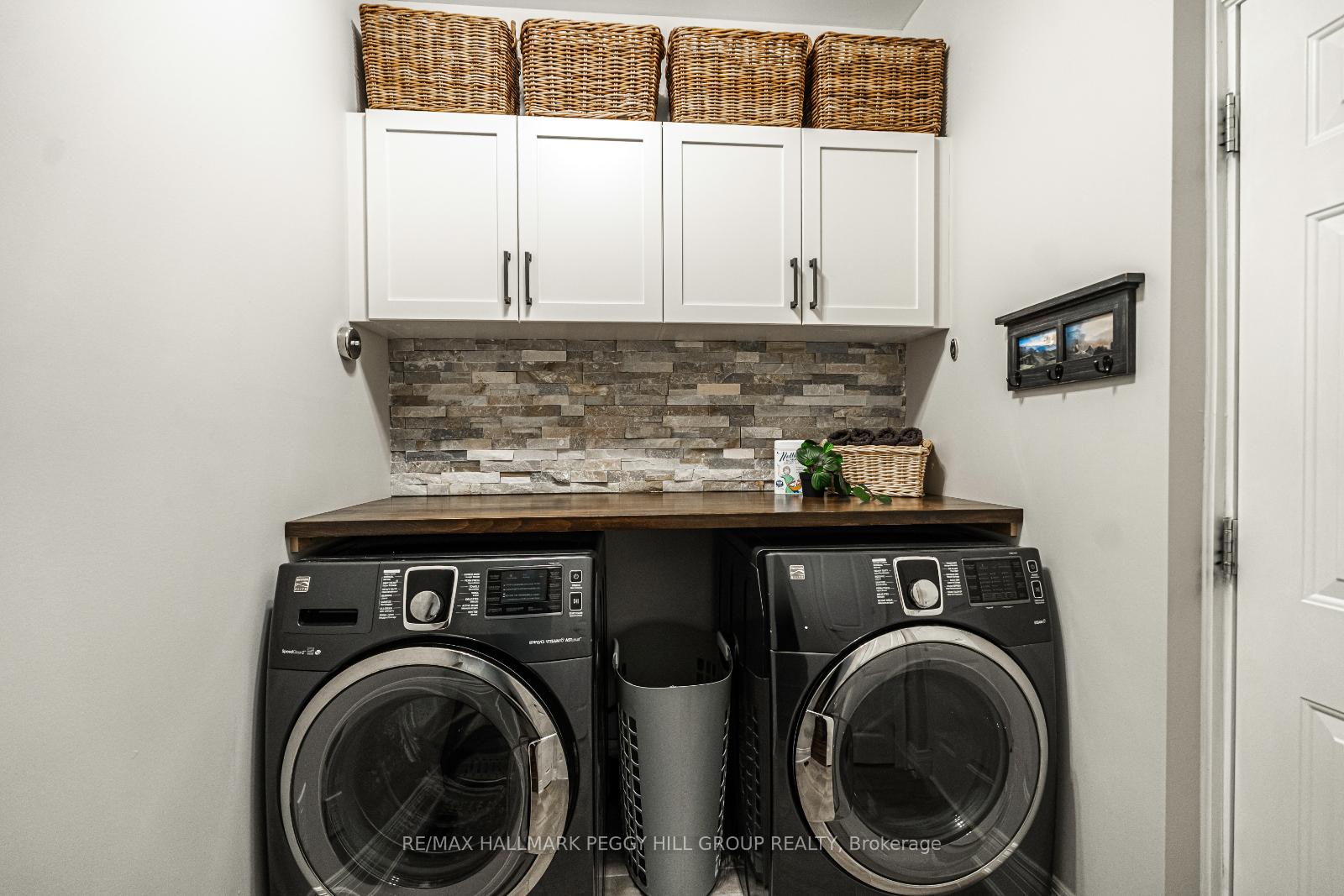 Photo 12 of 23 Curtis Way, Springwater, Centre Vespra — HOMEH