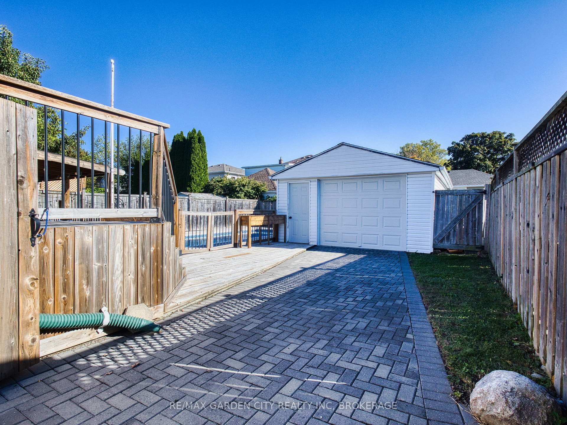 Photo 8 of 31 Bridge Street, St. Catharines, Grapeview — HOMEH
