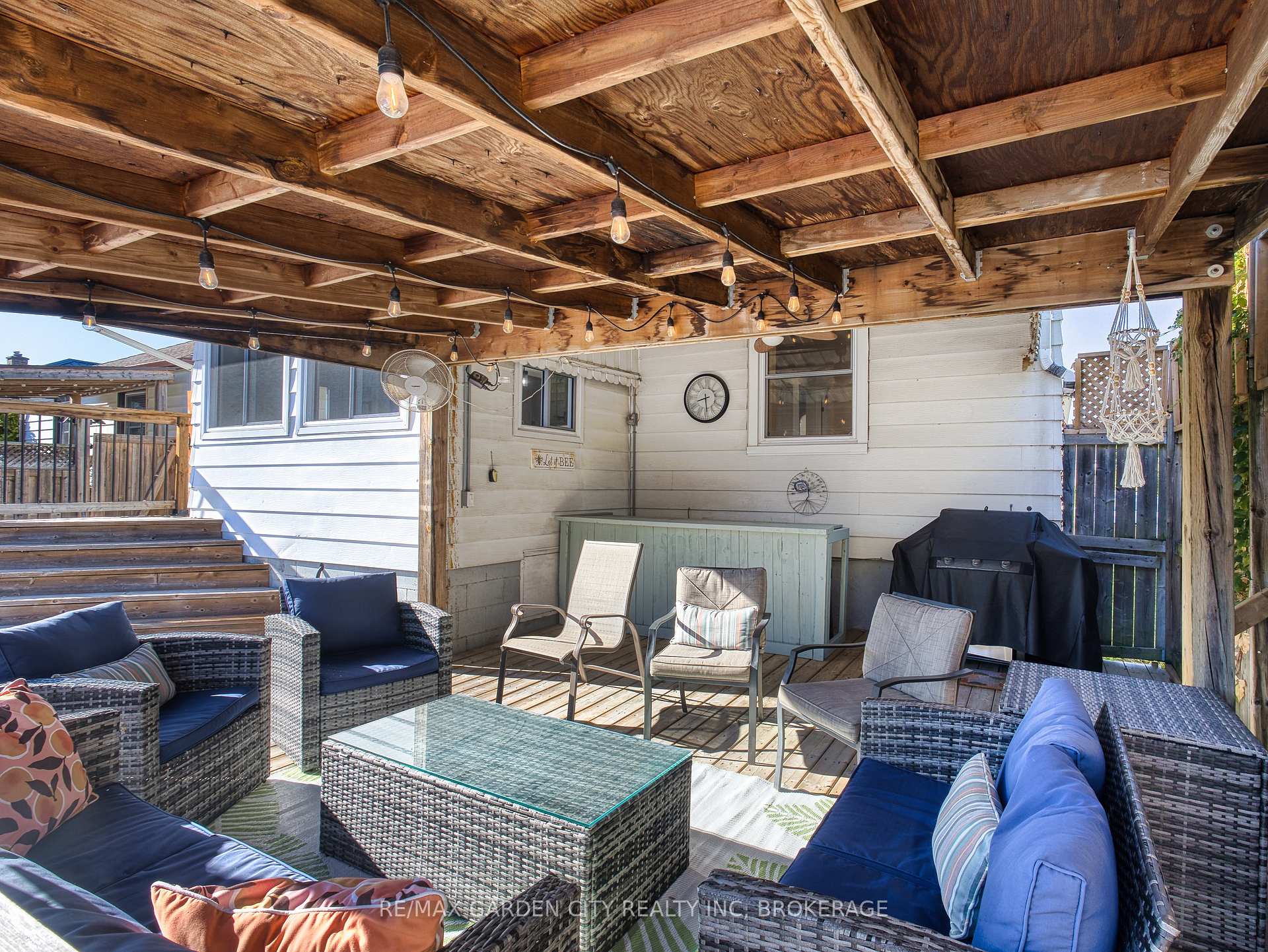 Photo 12 of 31 Bridge Street, St. Catharines, Grapeview — HOMEH