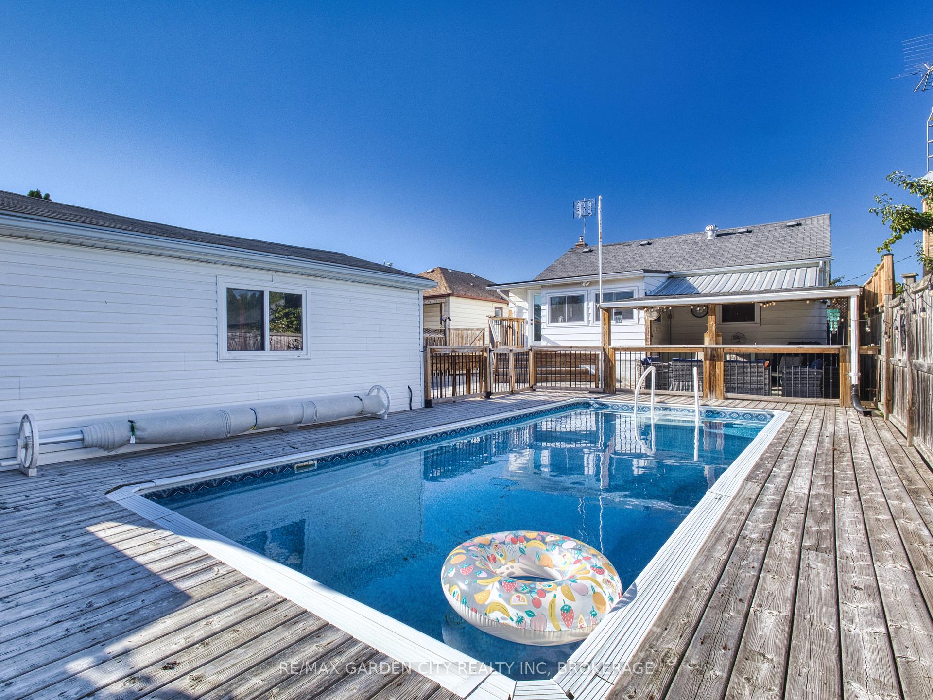 Photo 15 of 31 Bridge Street, St. Catharines, Grapeview — HOMEH