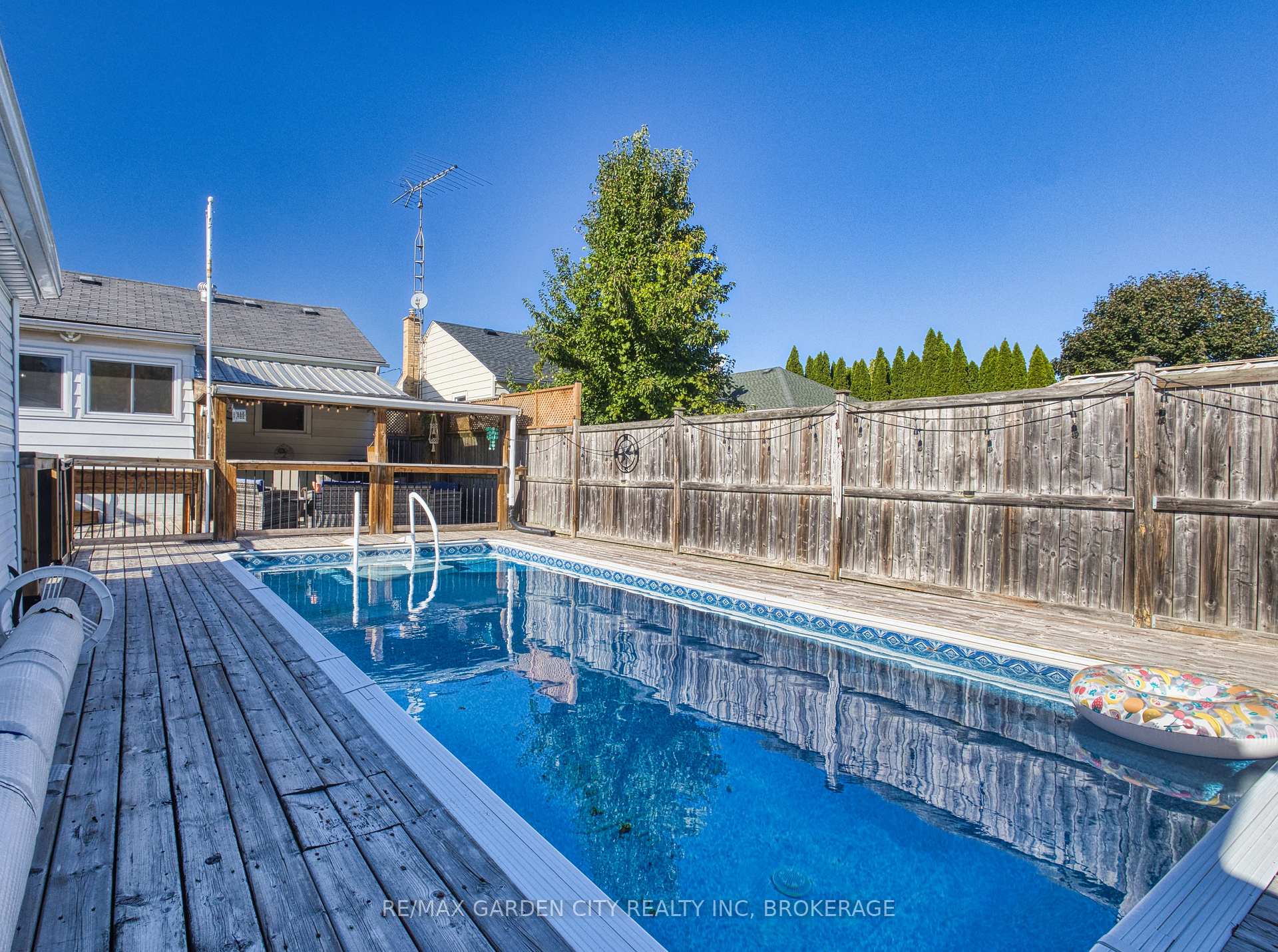 Photo 16 of 31 Bridge Street, St. Catharines, Grapeview — HOMEH