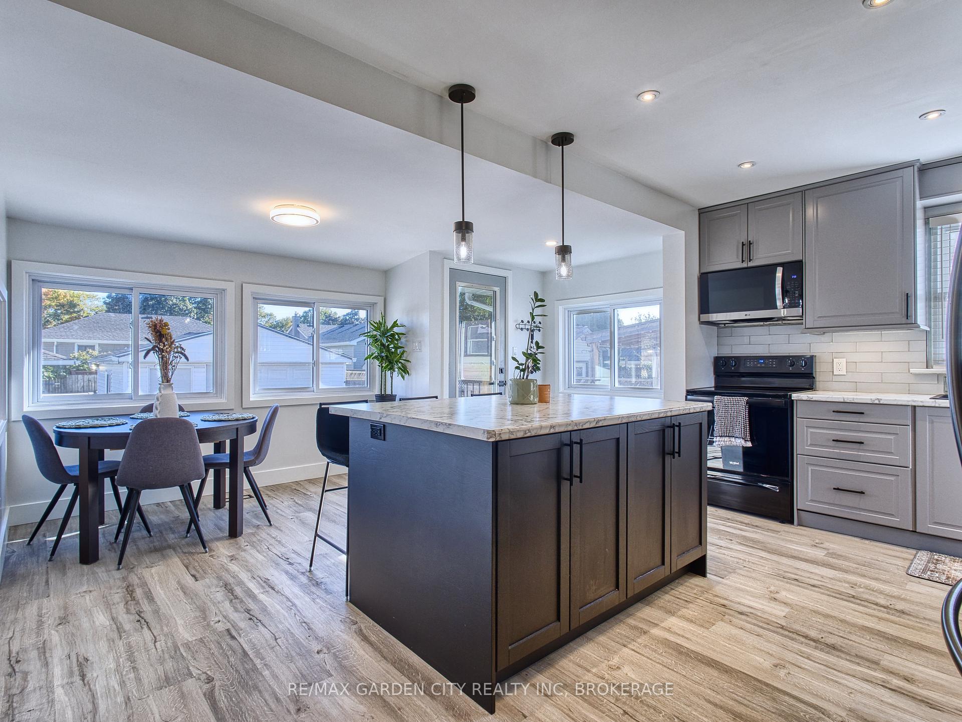Photo 24 of 31 Bridge Street, St. Catharines, Grapeview — HOMEH