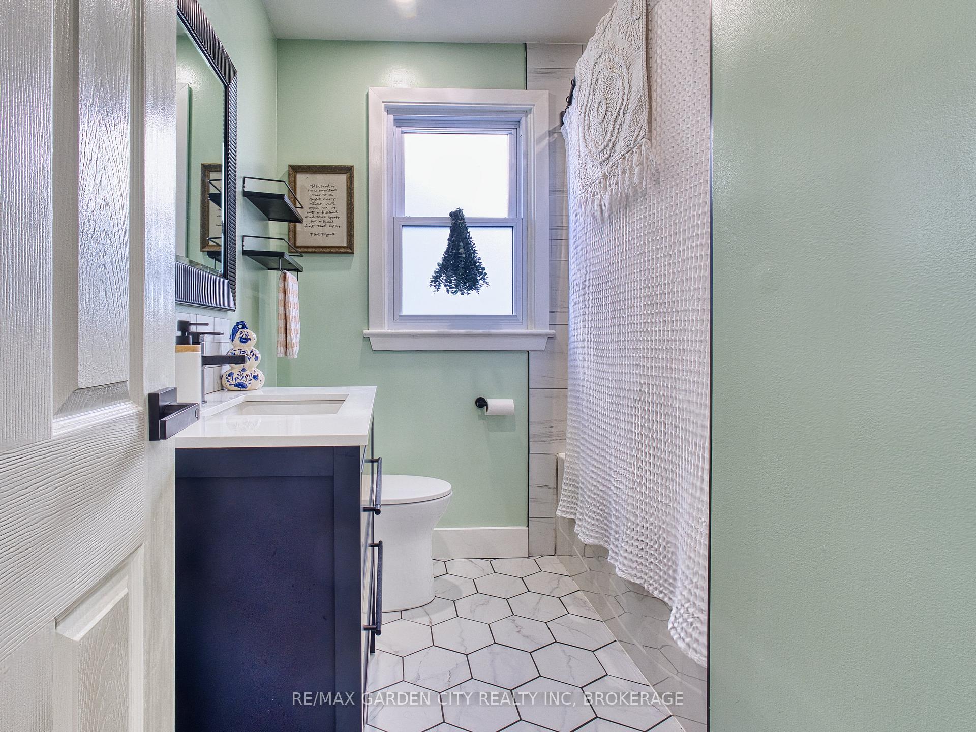 Photo 31 of 31 Bridge Street, St. Catharines, Grapeview — HOMEH