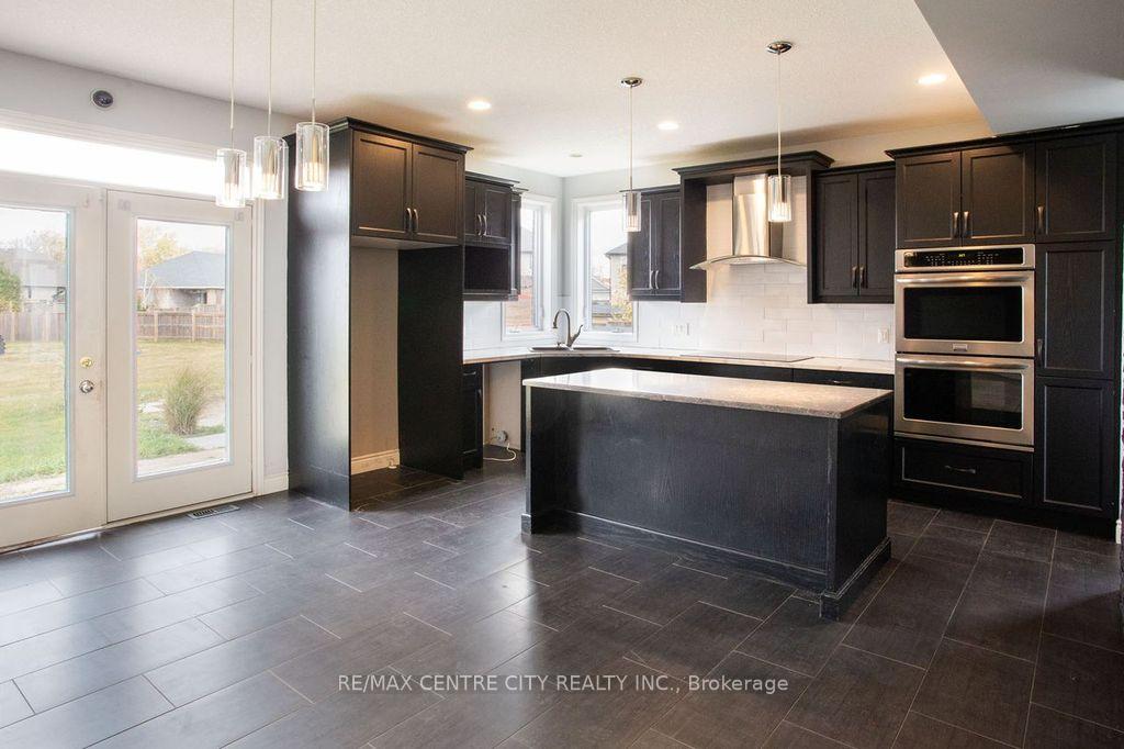 Photo 7 of 7 Turnberry Court, St. Thomas — HOMEH