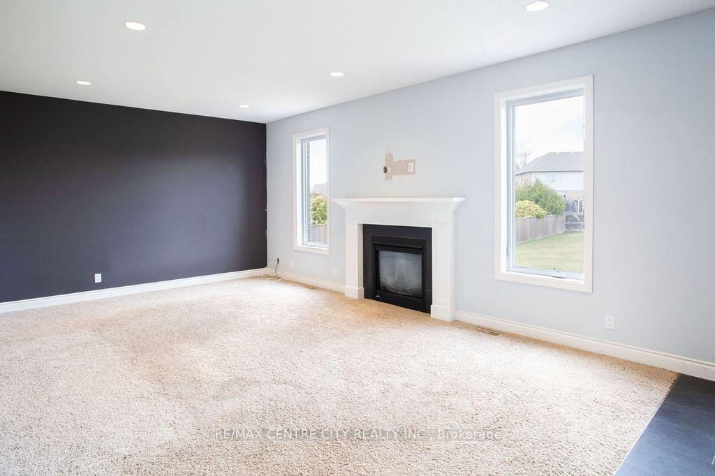 Photo 15 of 7 Turnberry Court, St. Thomas — HOMEH