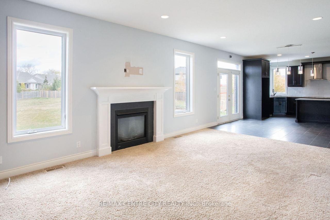Photo 16 of 7 Turnberry Court, St. Thomas — HOMEH