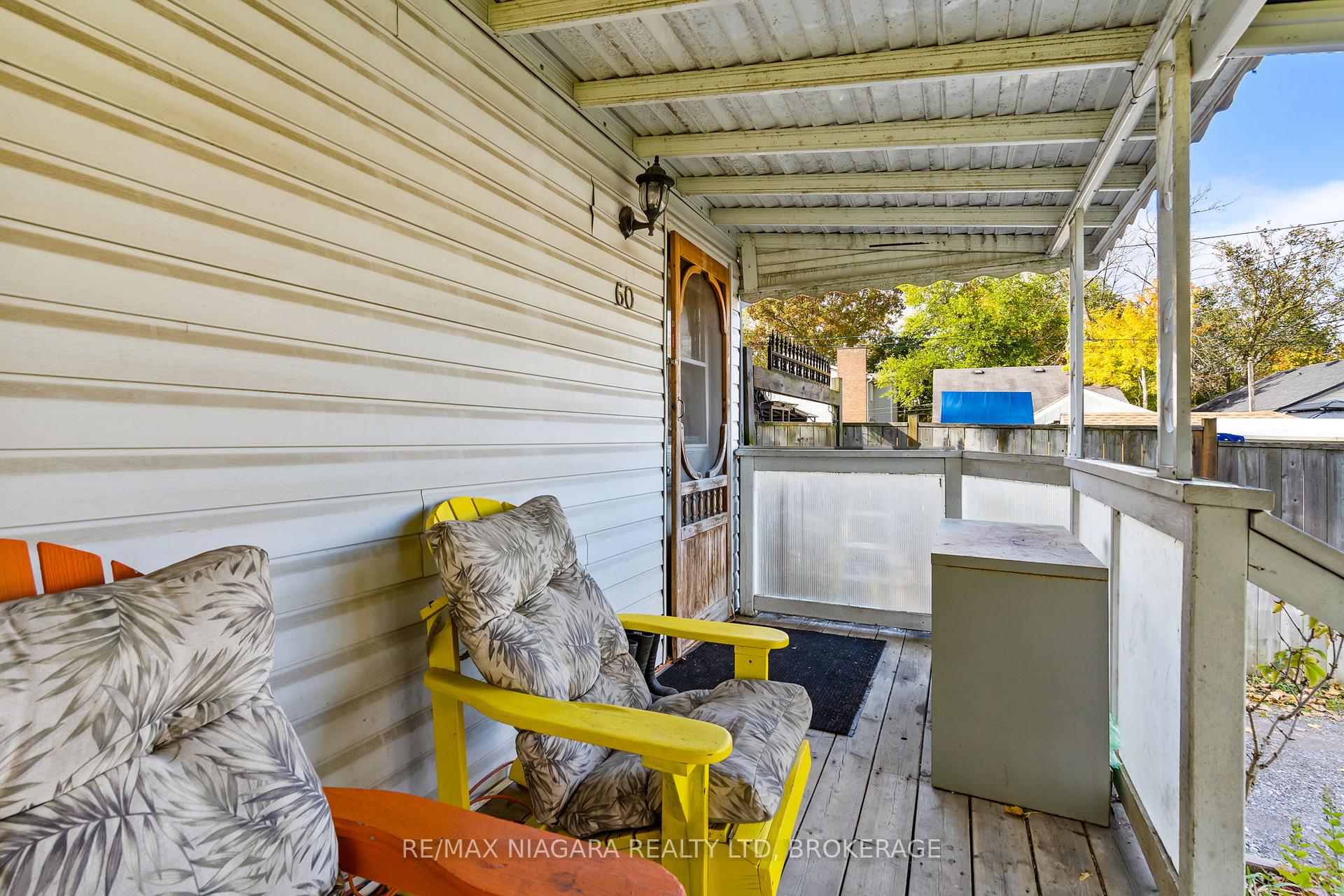 Photo 5 of 60 Rosedale Avenue, St. Catharines, Secord Woods — HOMEH