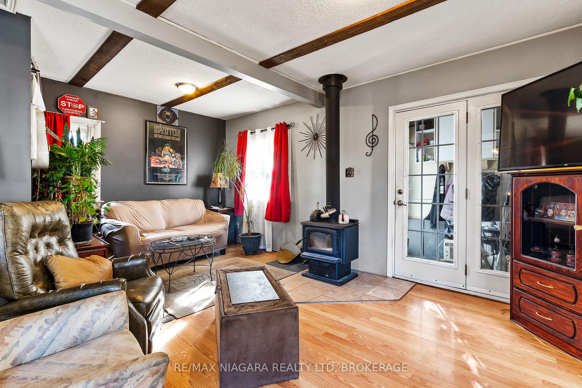Photo 14 of 60 Rosedale Avenue, St. Catharines, Secord Woods — HOMEH