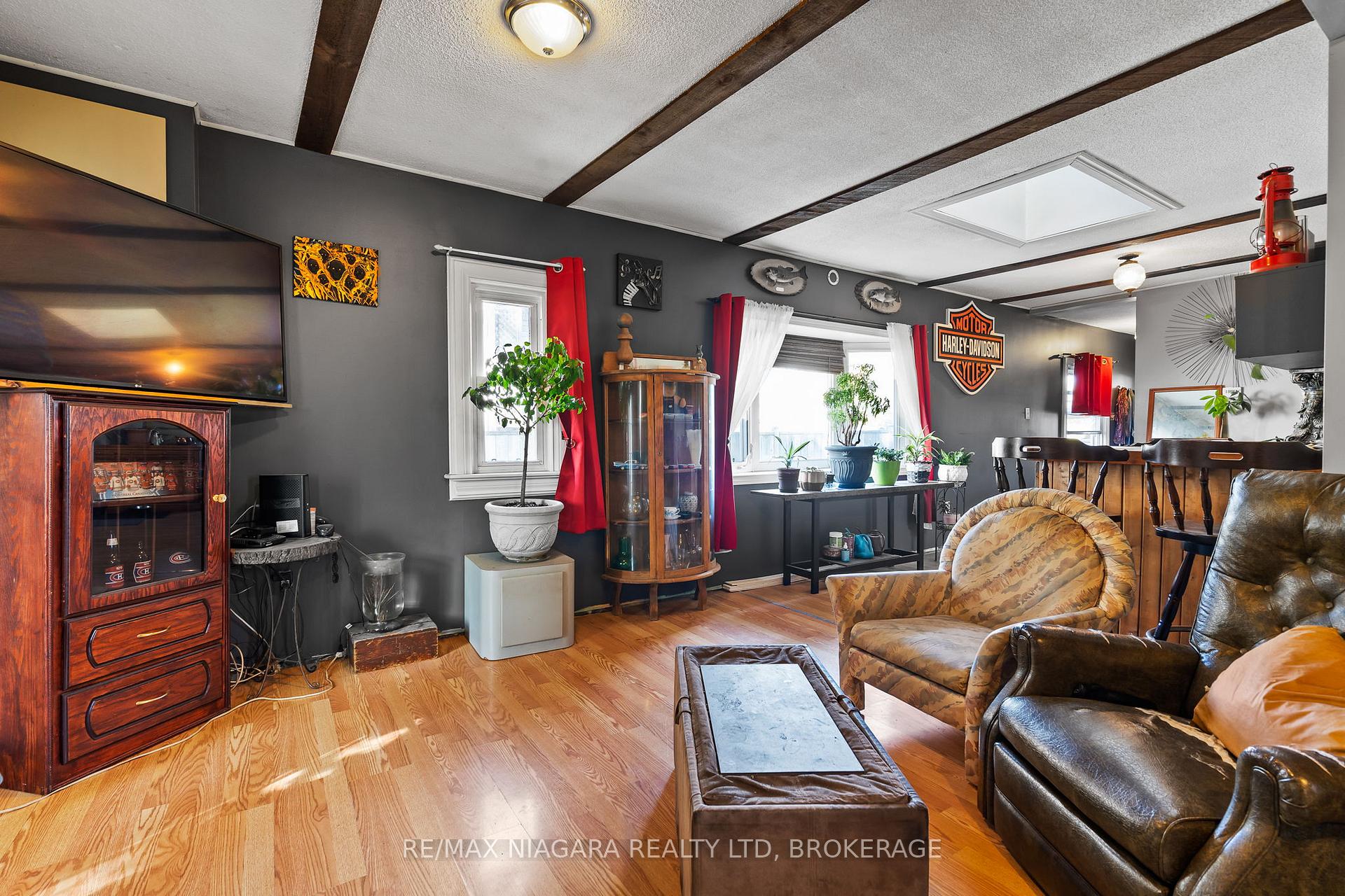 Photo 15 of 60 Rosedale Avenue, St. Catharines, Secord Woods — HOMEH