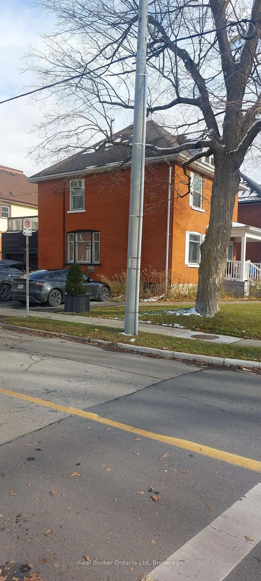 Photo 4 of 236 Ontario Street, Stratford — HOMEH