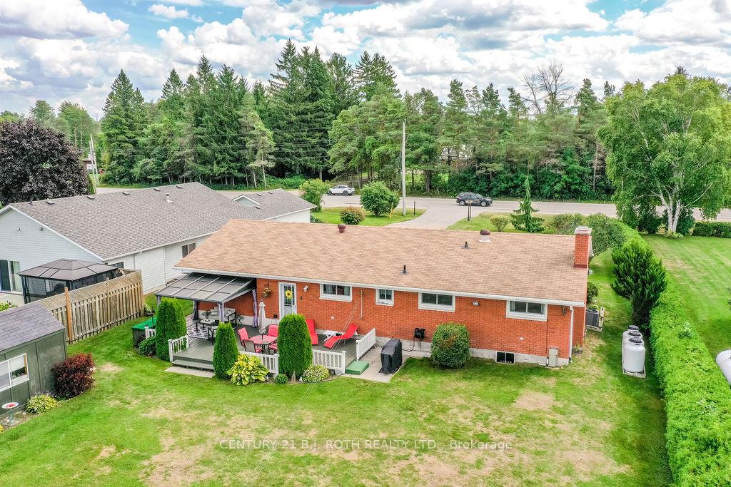 Photo 2 of 1452 County Rd 92, Springwater, Rural Springwater — HOMEH