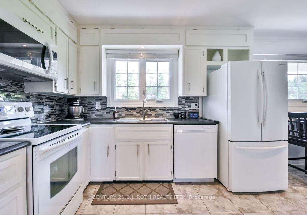 Photo 5 of 1452 County Rd 92, Springwater, Rural Springwater — HOMEH