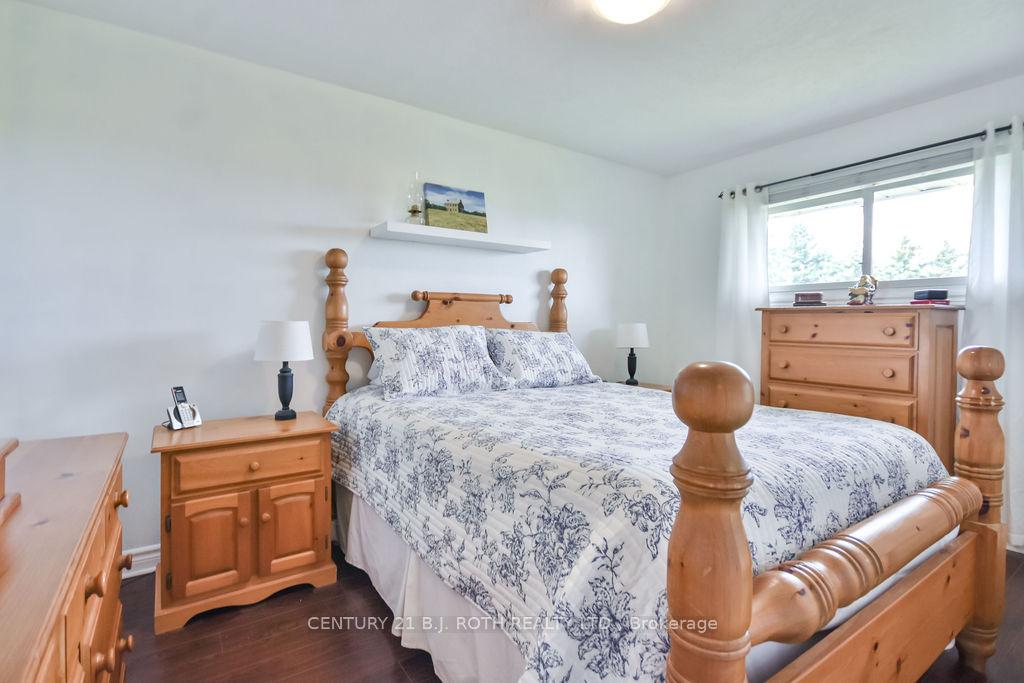 Photo 15 of 1452 County Rd 92, Springwater, Rural Springwater — HOMEH