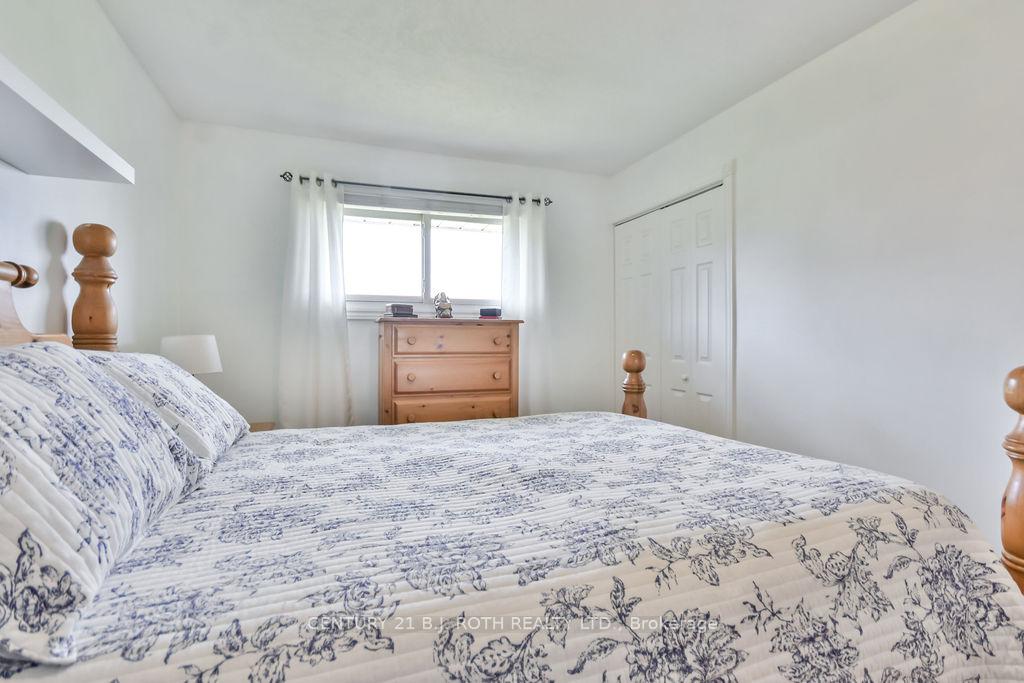 Photo 17 of 1452 County Rd 92, Springwater, Rural Springwater — HOMEH