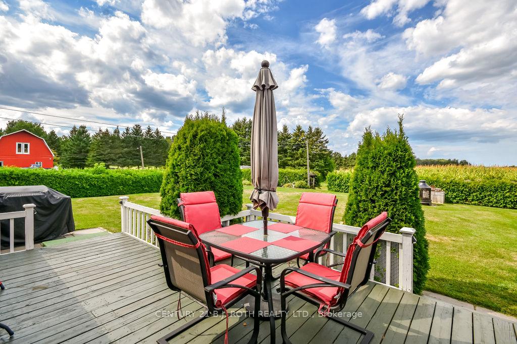 Photo 46 of 1452 County Rd 92, Springwater, Rural Springwater — HOMEH