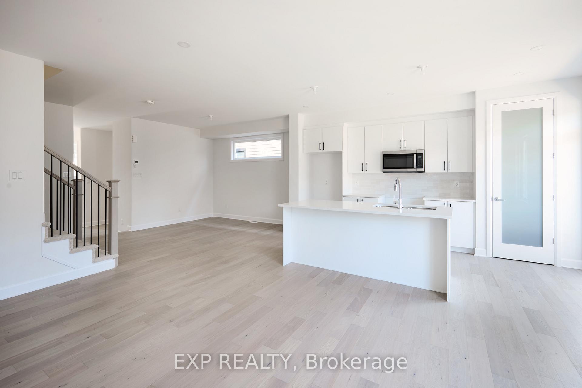 Photo 5 of 509 Roundhouse Crescent, Ottawa, Stittsville (South) — HOMEH