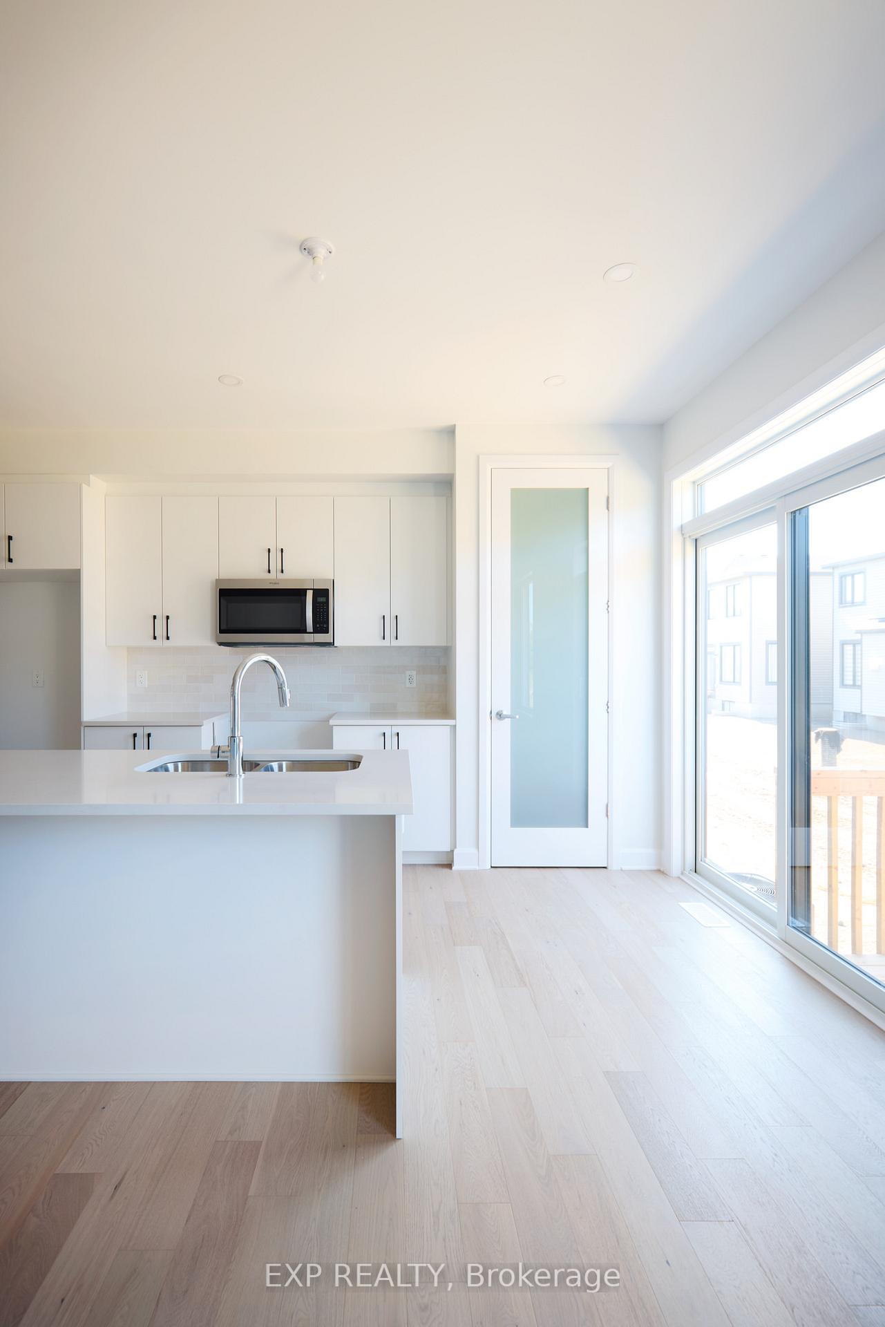 Photo 7 of 509 Roundhouse Crescent, Ottawa, Stittsville (South) — HOMEH